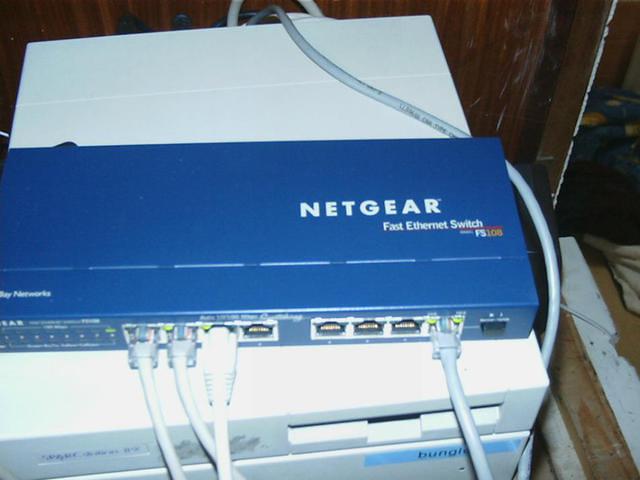 Kul's Netgear switch, relegated to bungle & george duties after Baron turned up with the Intels